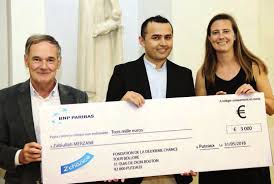 remise de chèque de la fondation 2ème chance